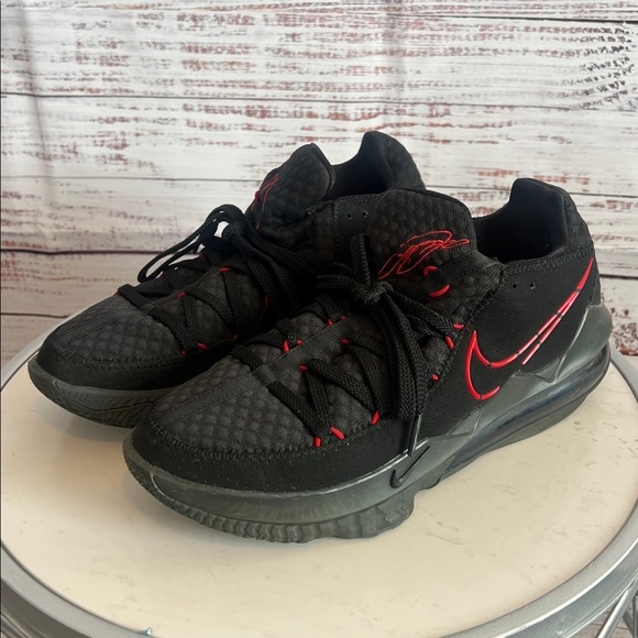 NIKE LE BRON 17 LOW BRED SHOES main image 5